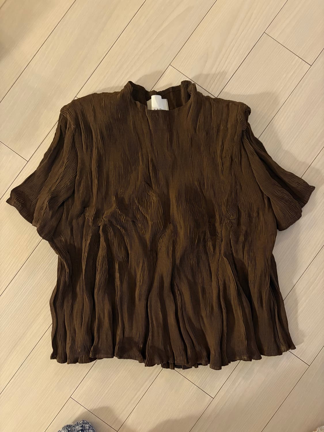 Gongdid wavy crop top 상품이미지1