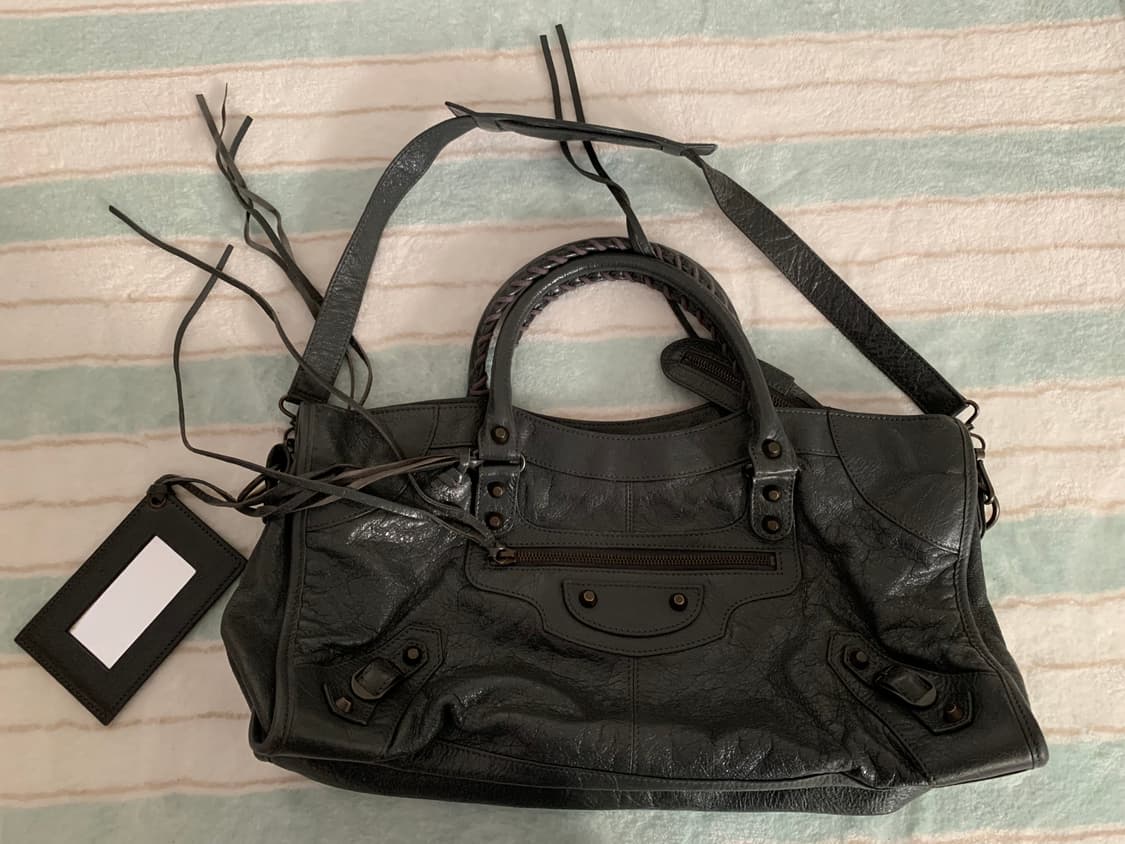 발렌시아가 라지 모터백 다크 그레이 상품이미지2