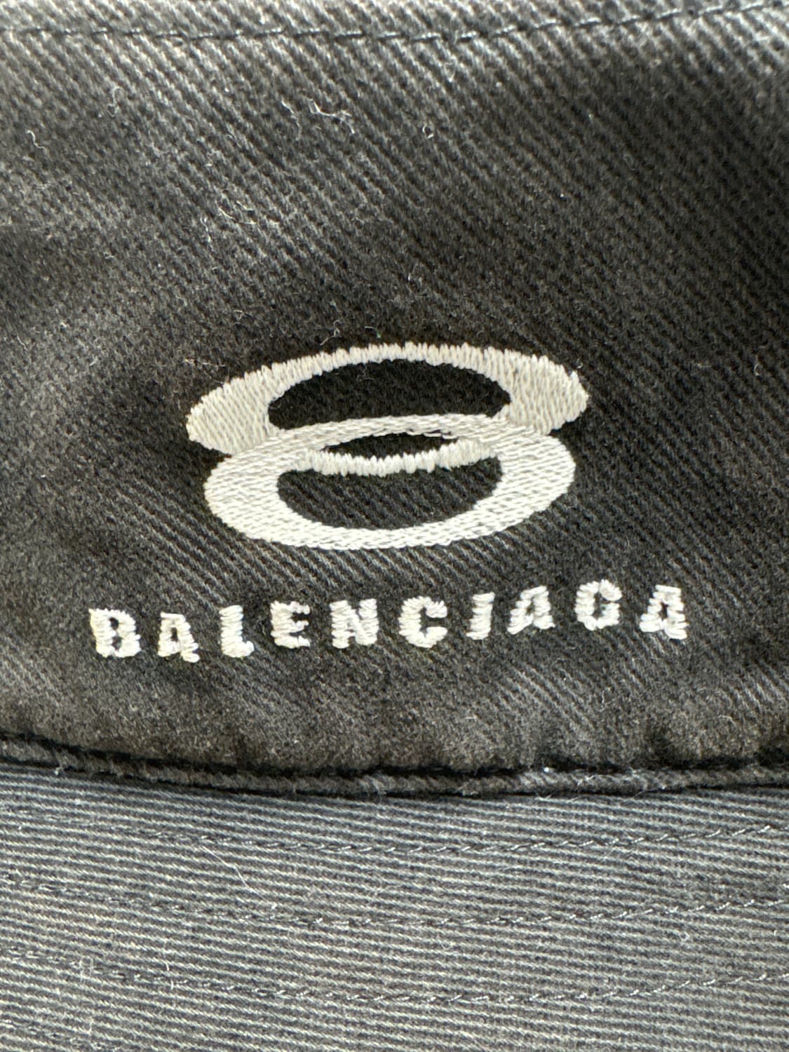 발렌시아가 버킷햇 상품이미지3