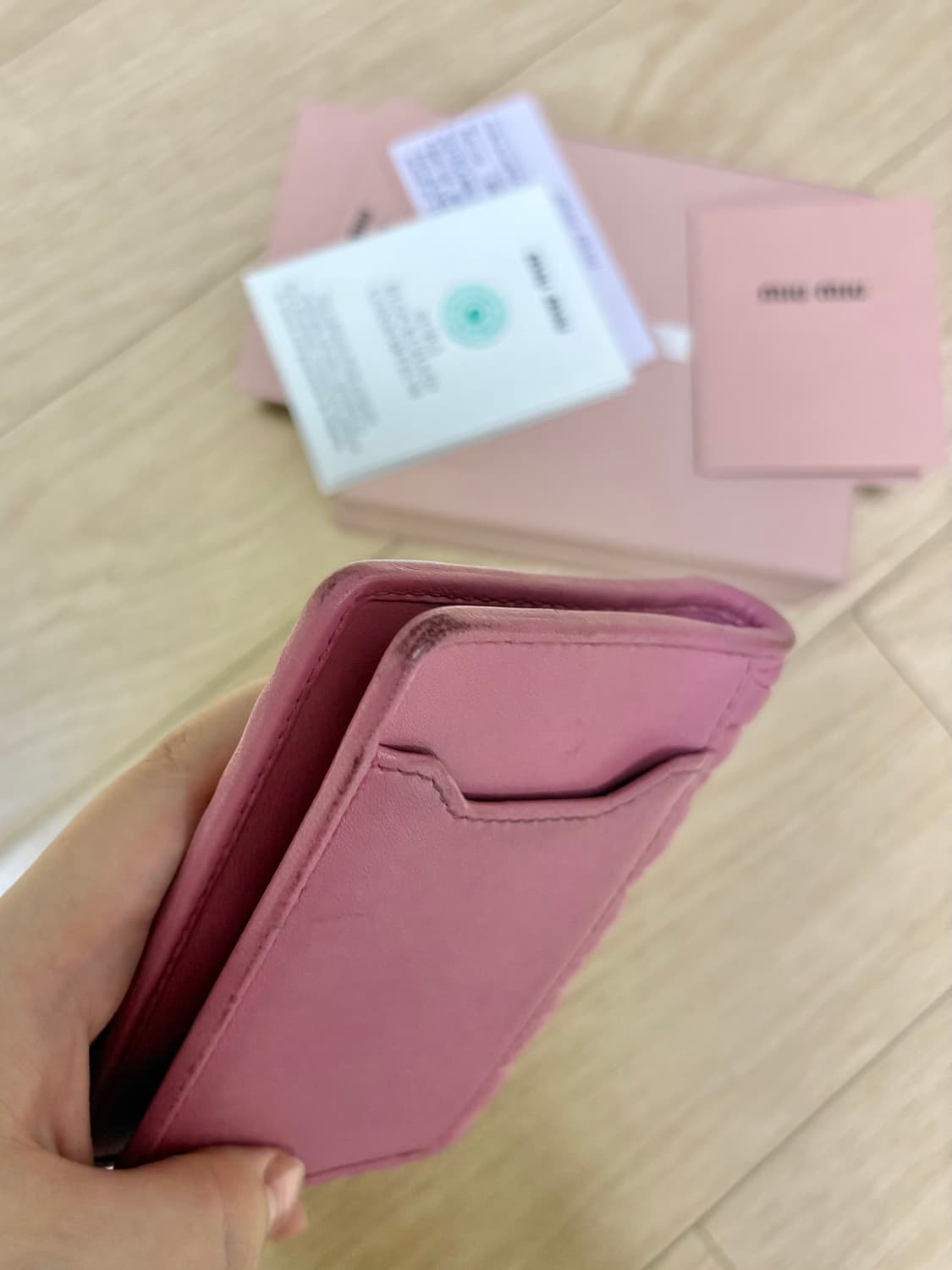 미우미우 마쎄라티 카드 반지갑 상품이미지4