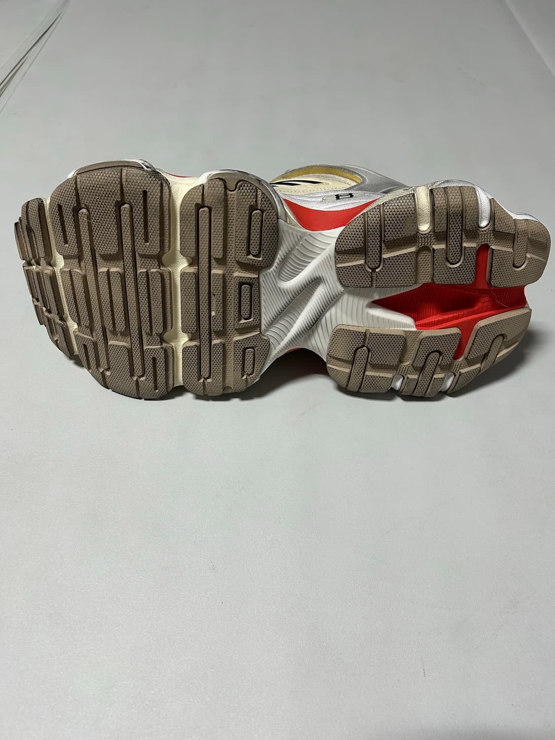 발렌시아가 카고 레드/그레이 런웨이 버전 상품이미지6