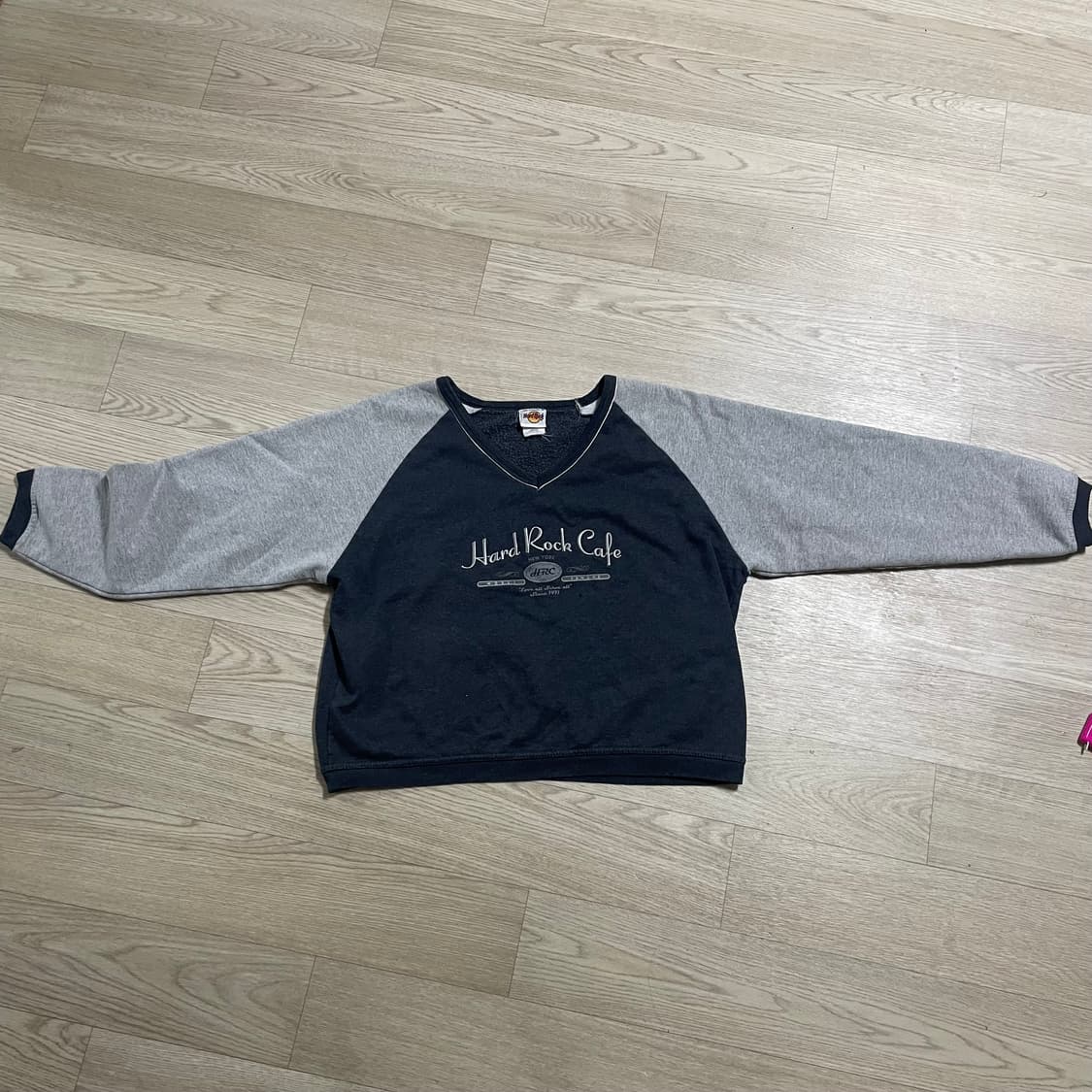 [made in USA] Hard Rock cafe 브이넥 맨투맨 상품이미지2