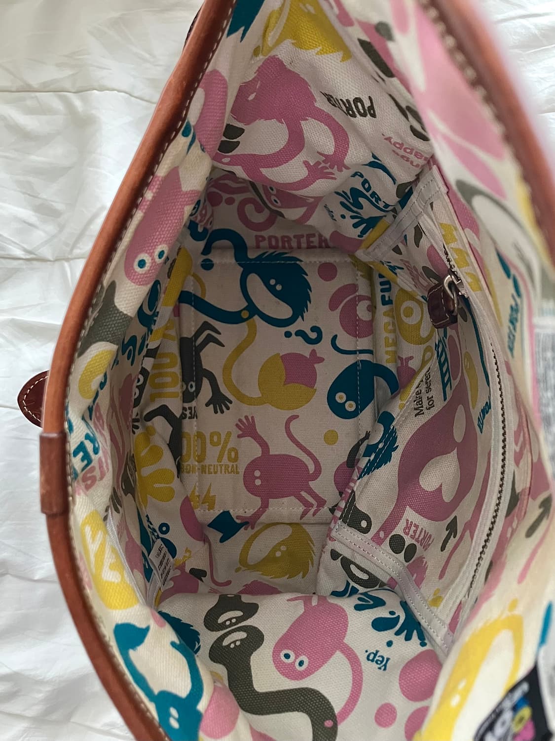 요시다포터 X 메디콤토이 콜라보 크로스백 상품이미지5