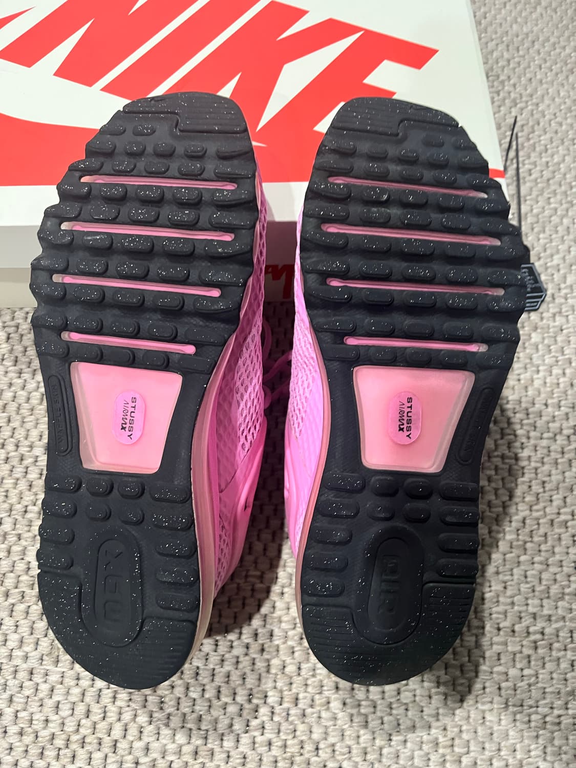 나이키x스투시 에어맥스 2013 사이킥 핑크 270 상품이미지3