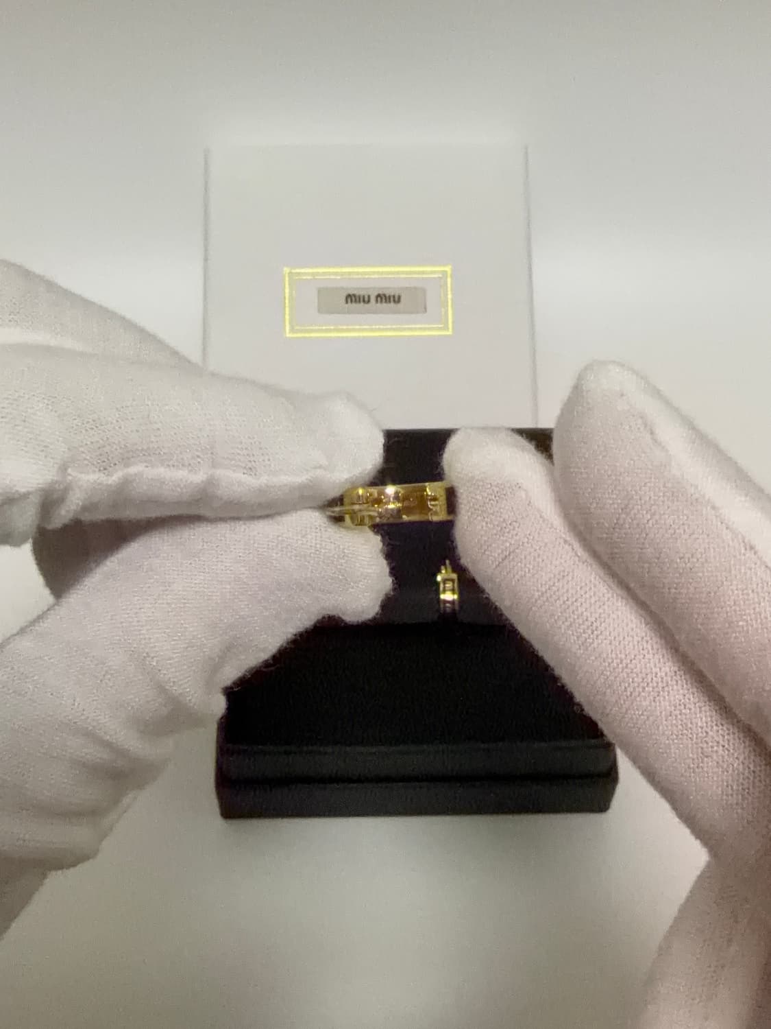 미우미우 에나멜 메탈 귀걸이 블랙 상품이미지5