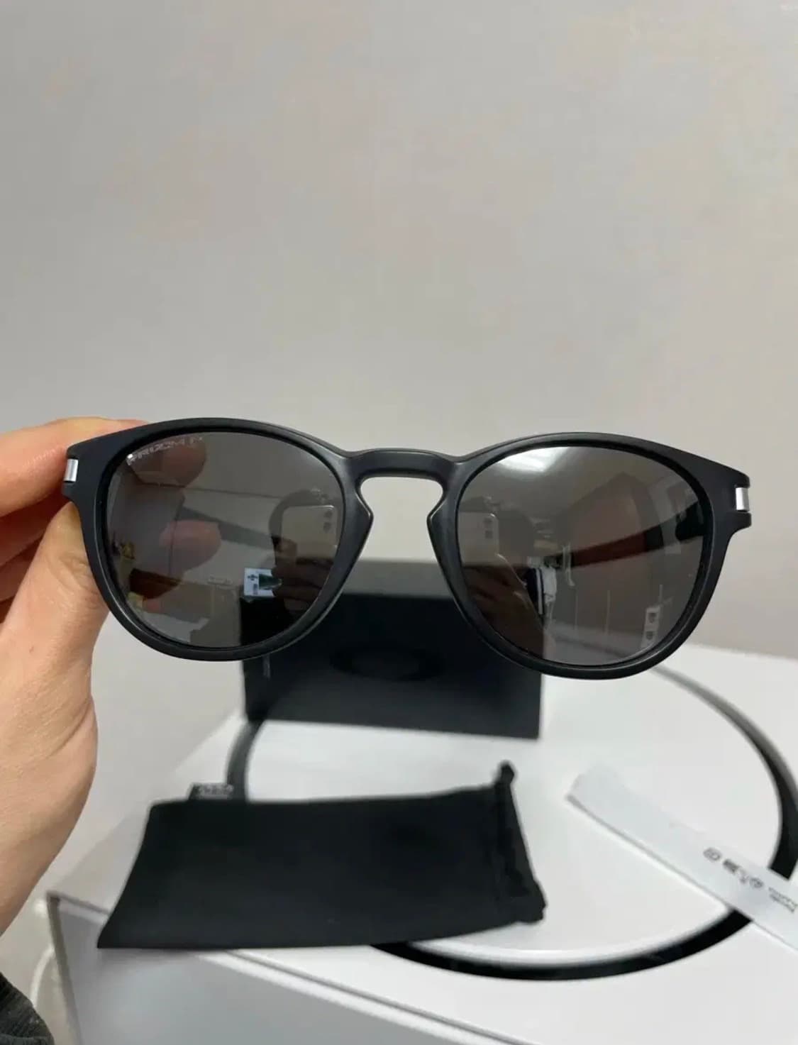 오클리 LATCH 블랙 편광선글라스 상품이미지3