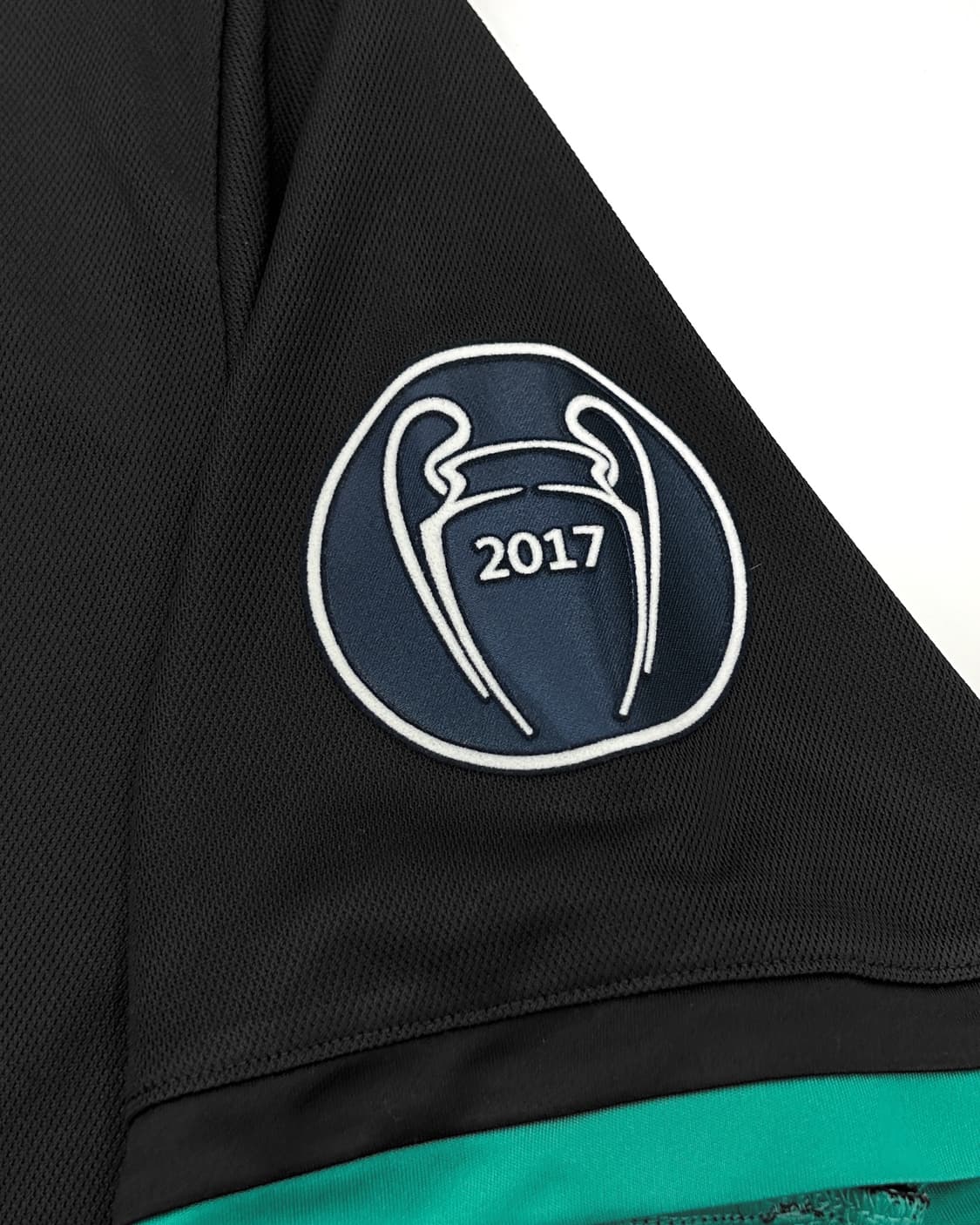 아디다스 17-18 레알 마드리드 어웨이 챔스킷 호날두 상품이미지5