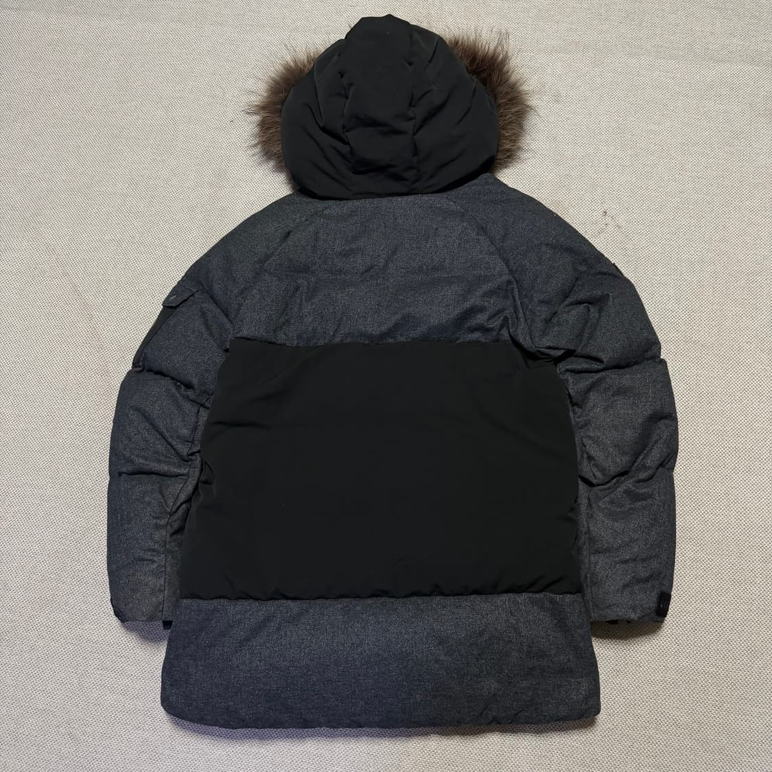 데상트 아우디 패딩 파카 상품이미지8