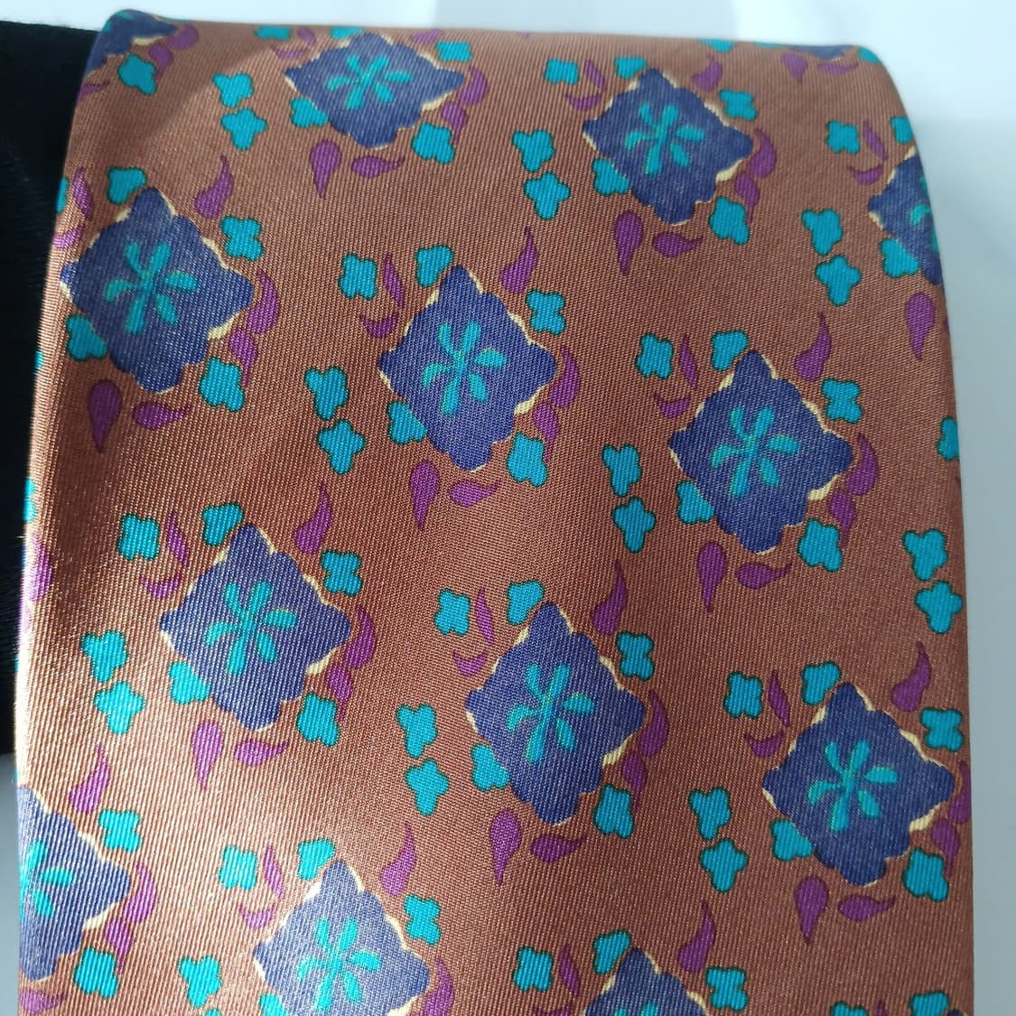 발렌시아가 실크 플로럴 넥타이 9.7cm A+등급 A19001
 상품이미지6