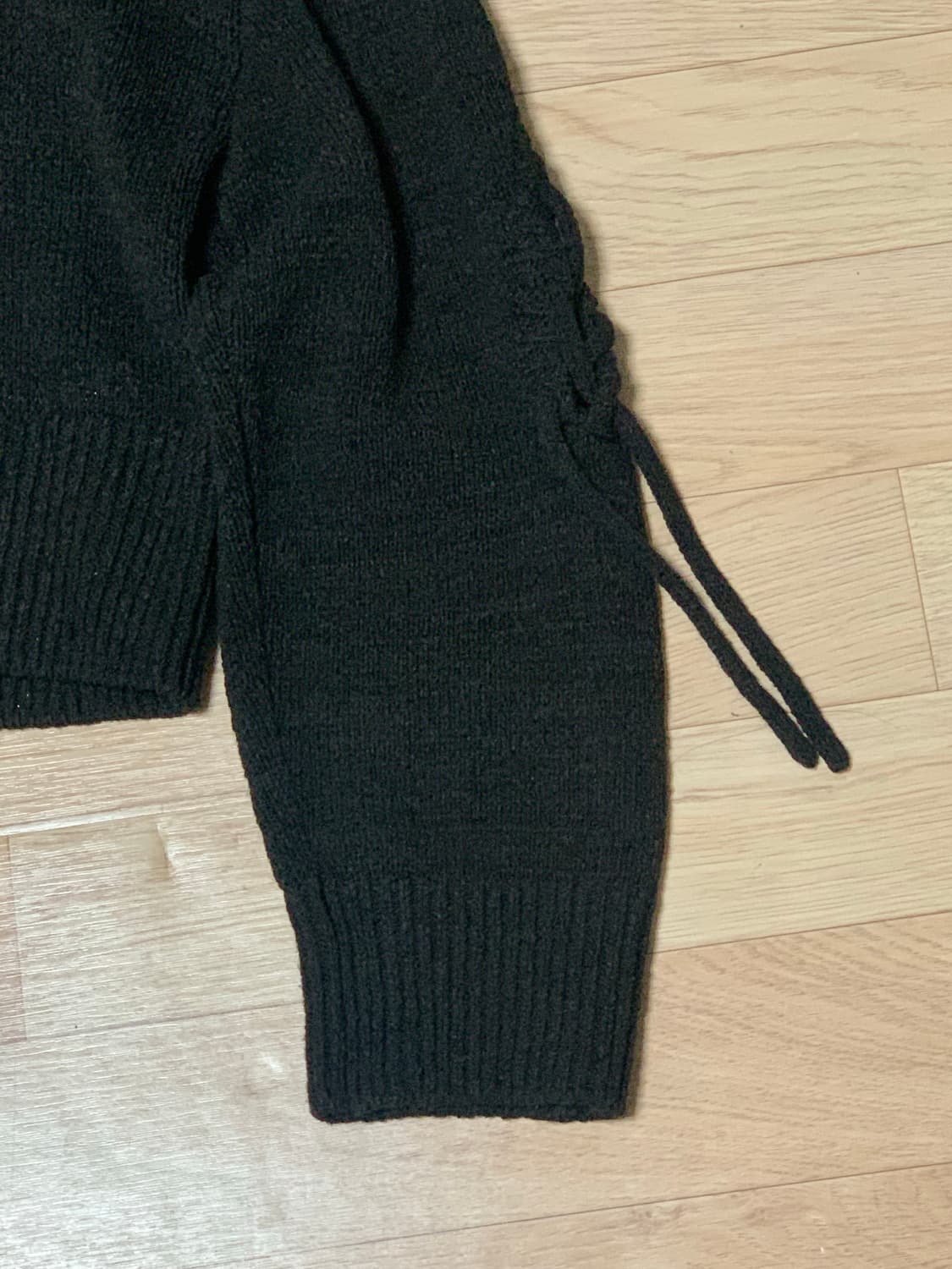 인사일런스 레이스업 풀오버 니트 상품이미지9