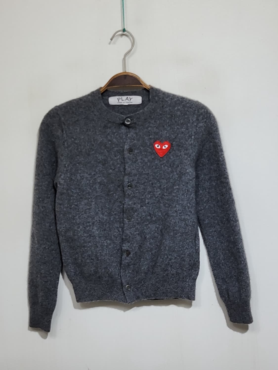 (정품) 꼼데가르송 가디건 차콜 레드와펜 AZ N007  상품이미지1