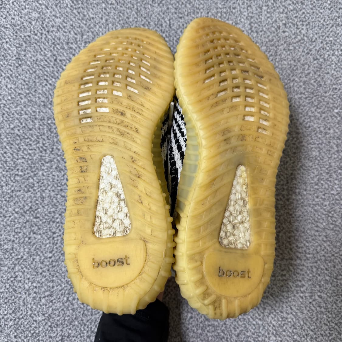 [정가 60만원] 아디다스 이지부스트 지브라 275 상품이미지7