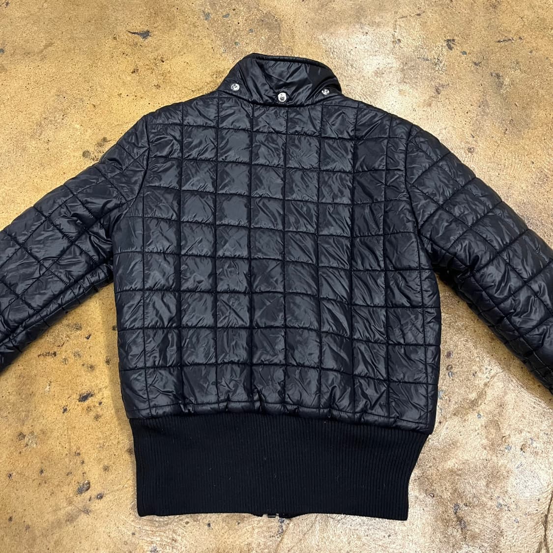 아디다스 블랙 경량 블랙 실버 숏패딩 90 상품이미지4