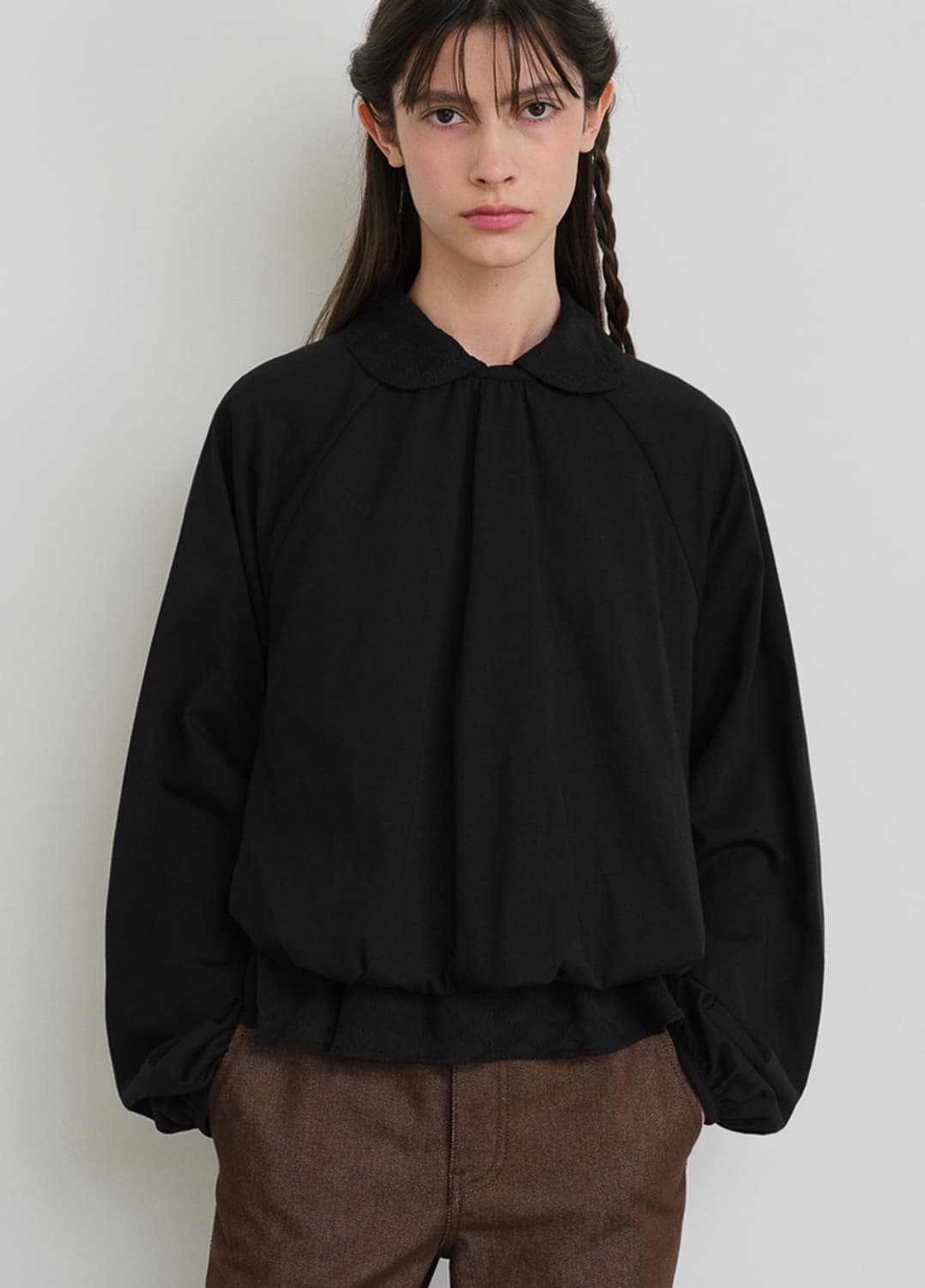 버뮬라 벌룬 셔링 티셔츠 블랙 상품이미지3