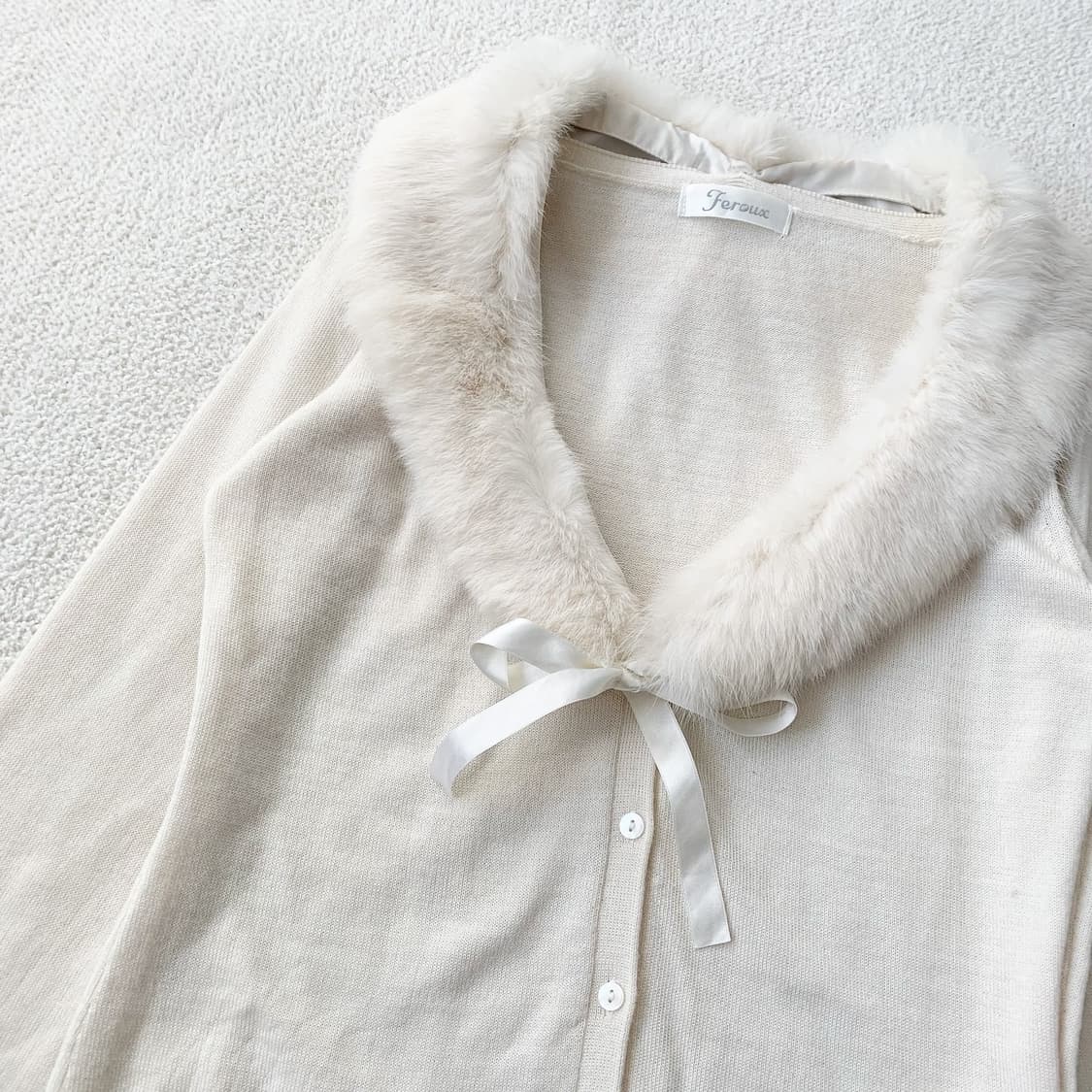 페록스 뮤트아이보리 퍼 리본 가디건 상품이미지2