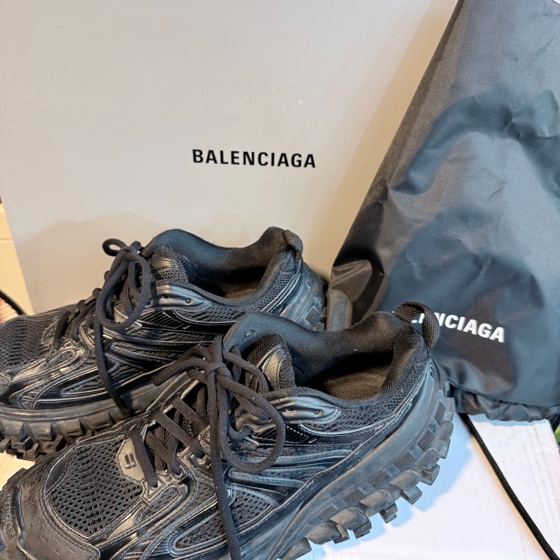 발렌시아가 디펜더 [40] 상품이미지1