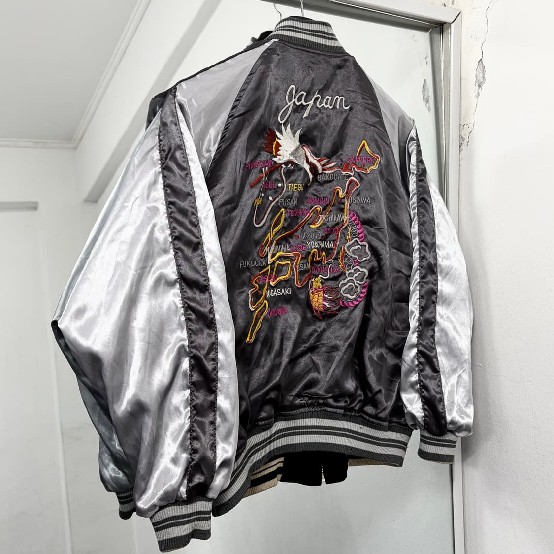 Humber 리버시블 벨벳 자수 스카쟌 자켓 상품이미지2