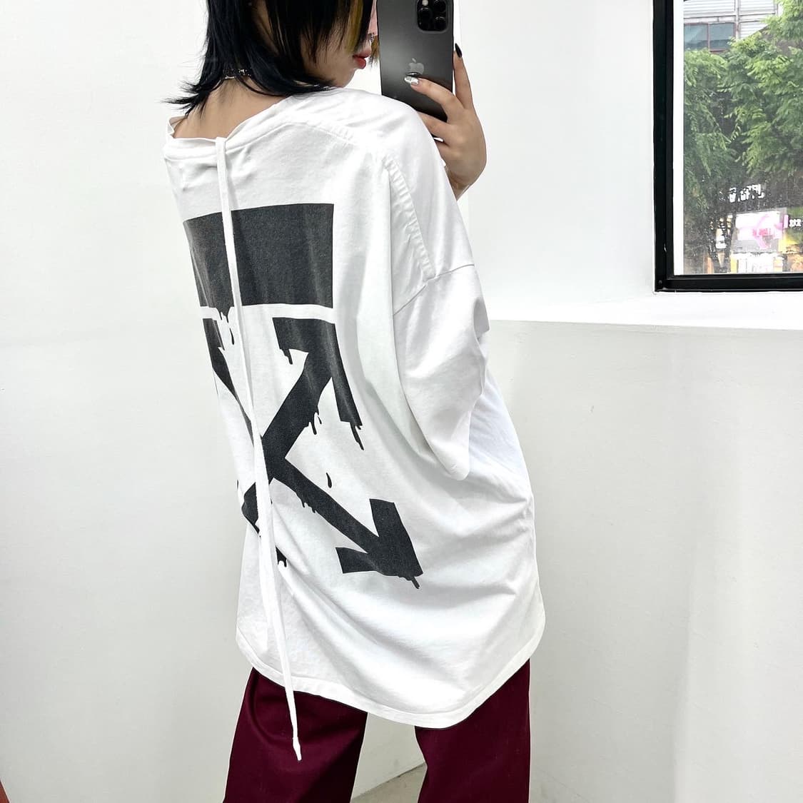 오프화이트 19SS 바트심슨 피스 로고 화이트 티셔츠 상품이미지2