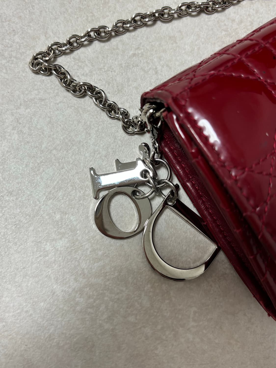 디올 레이디디올 까나쥬 체인 장지갑 레드 상품이미지2