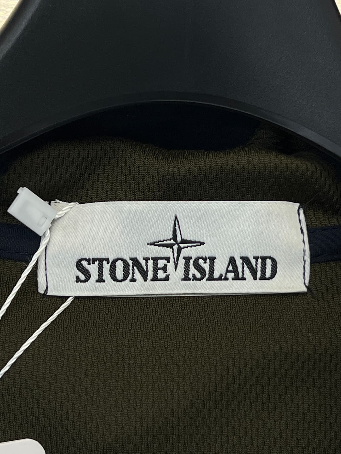 스톤아일랜드 와펜 소프트쉘 후드 자켓 상품이미지6