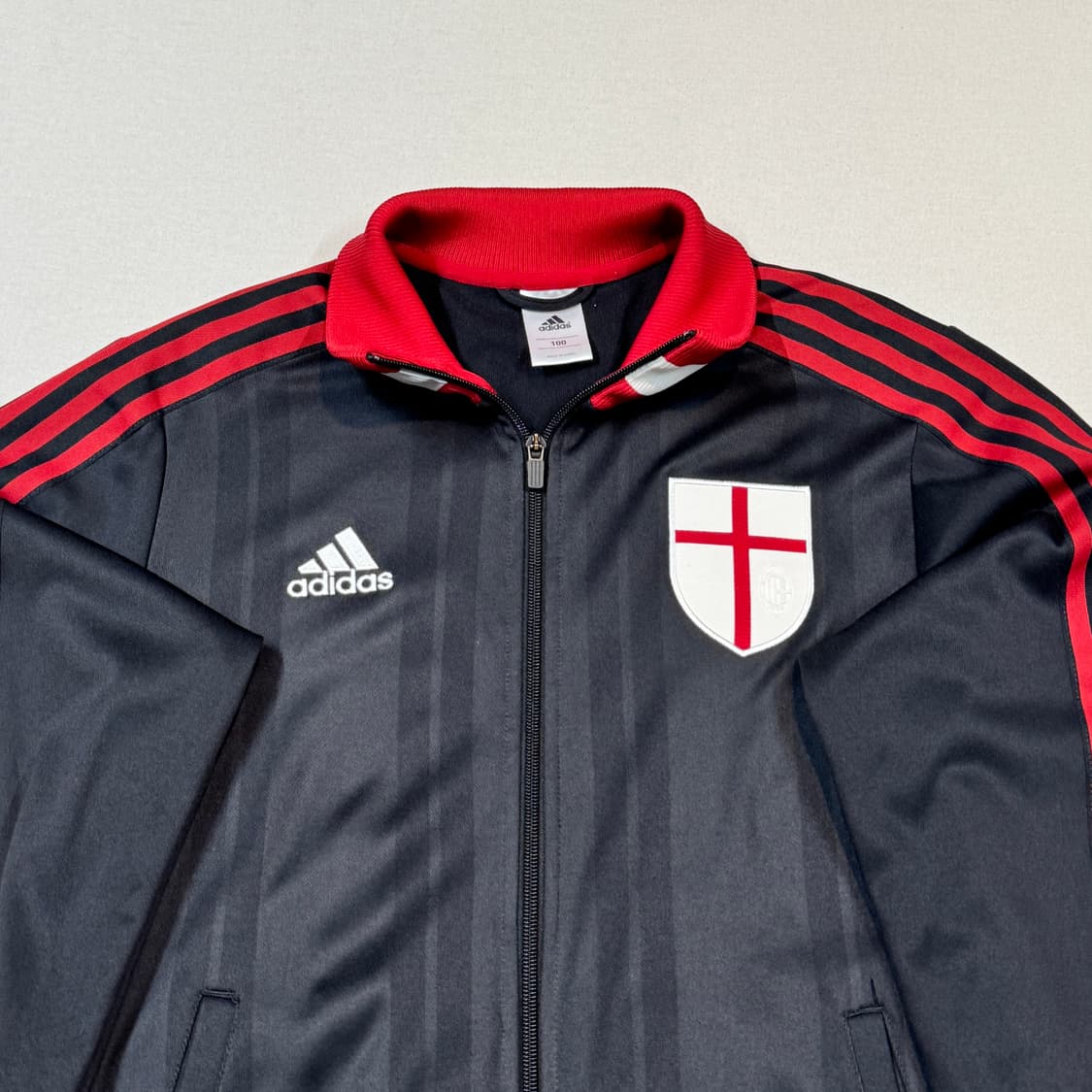 100) 아디다스 AC밀란 블랙/레드 삼선 트랙탑 상품이미지3