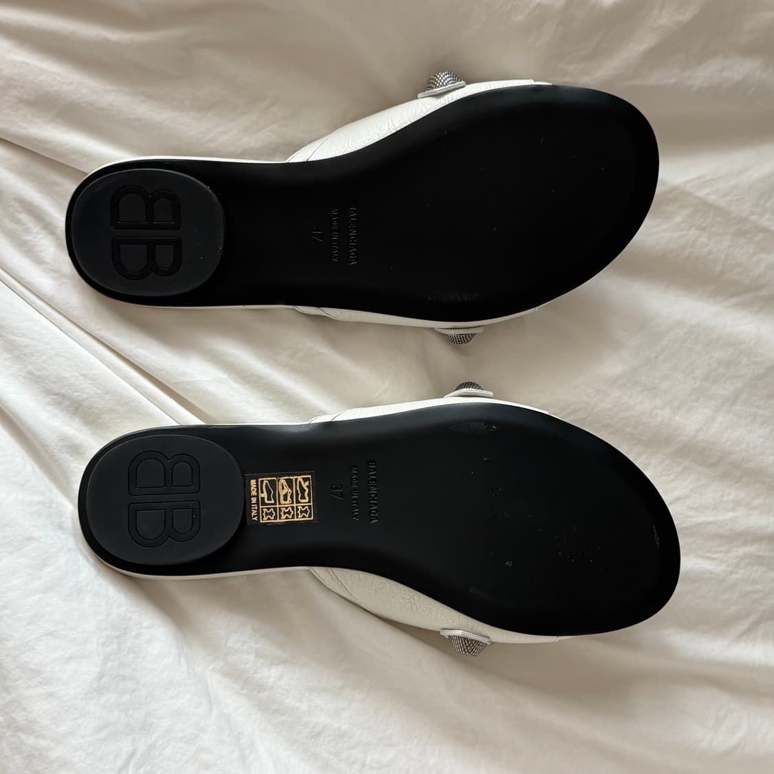 발렌시아가 카골 플랫 화이트 240 상품이미지4