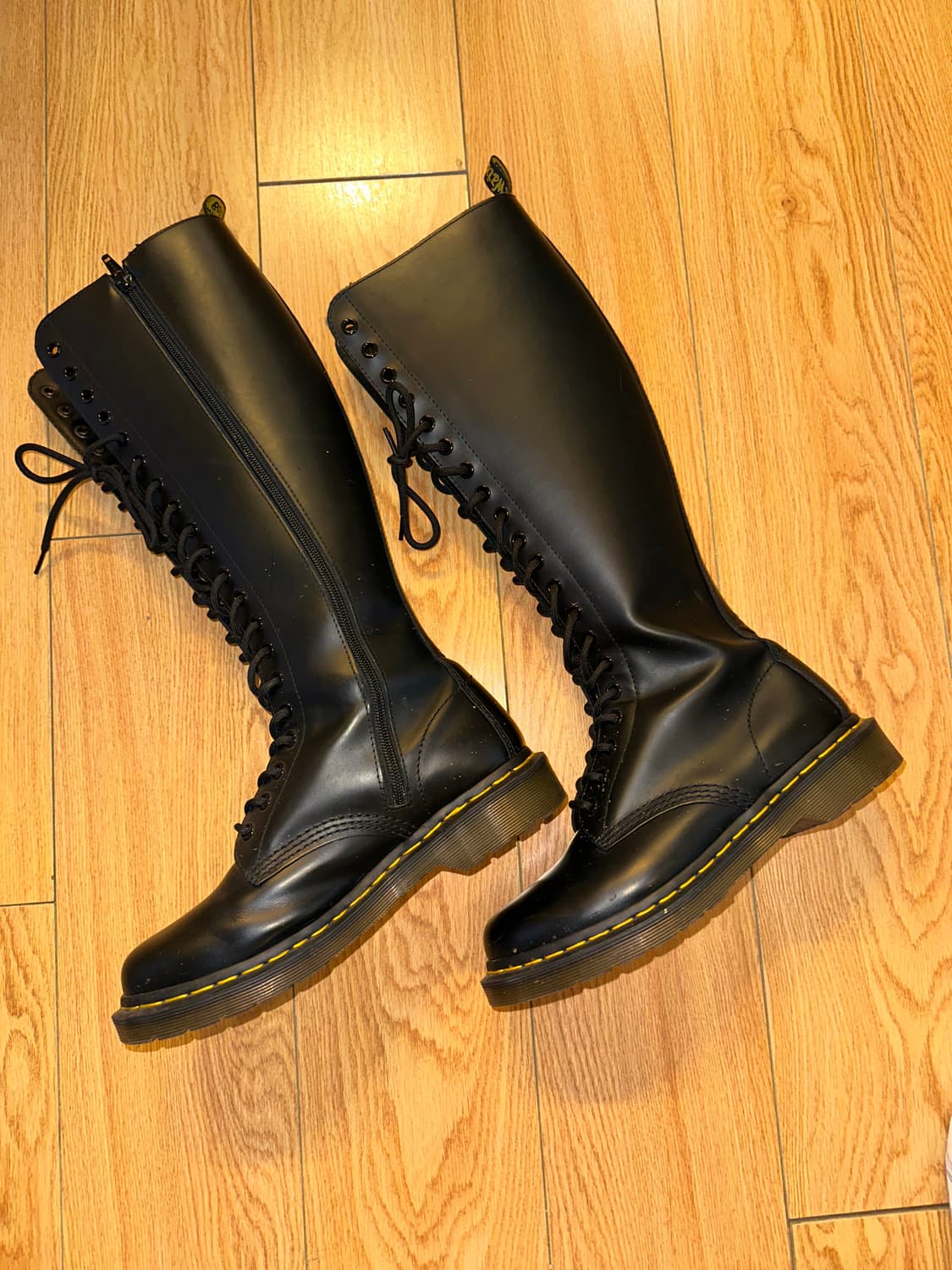 닥터마틴 1B60 20홀 롱부츠 블랙 250 상품이미지1