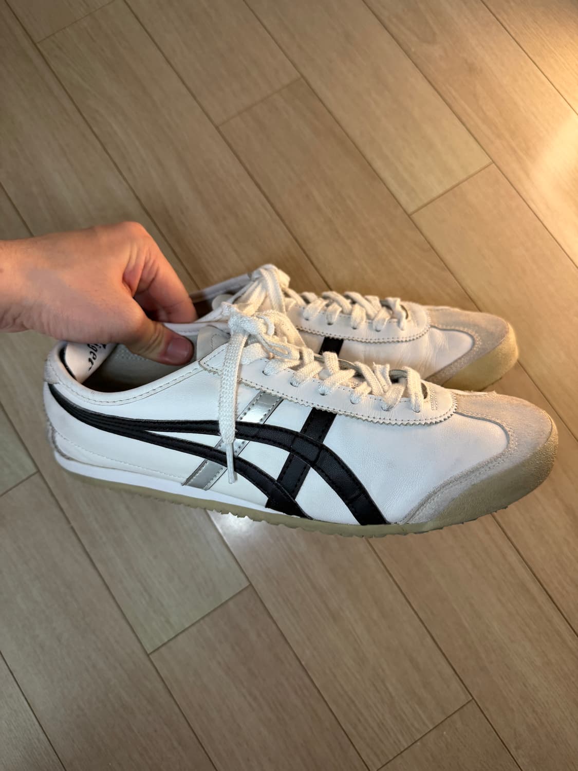 오니츠카 타이거 맥시코 66 빈티지 화이트 블랙 상품이미지1