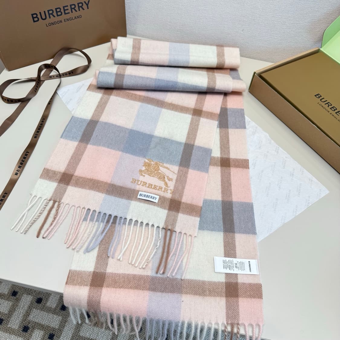 버버리 양면 머플러 램스울 100% 추동 단품
 상품이미지4