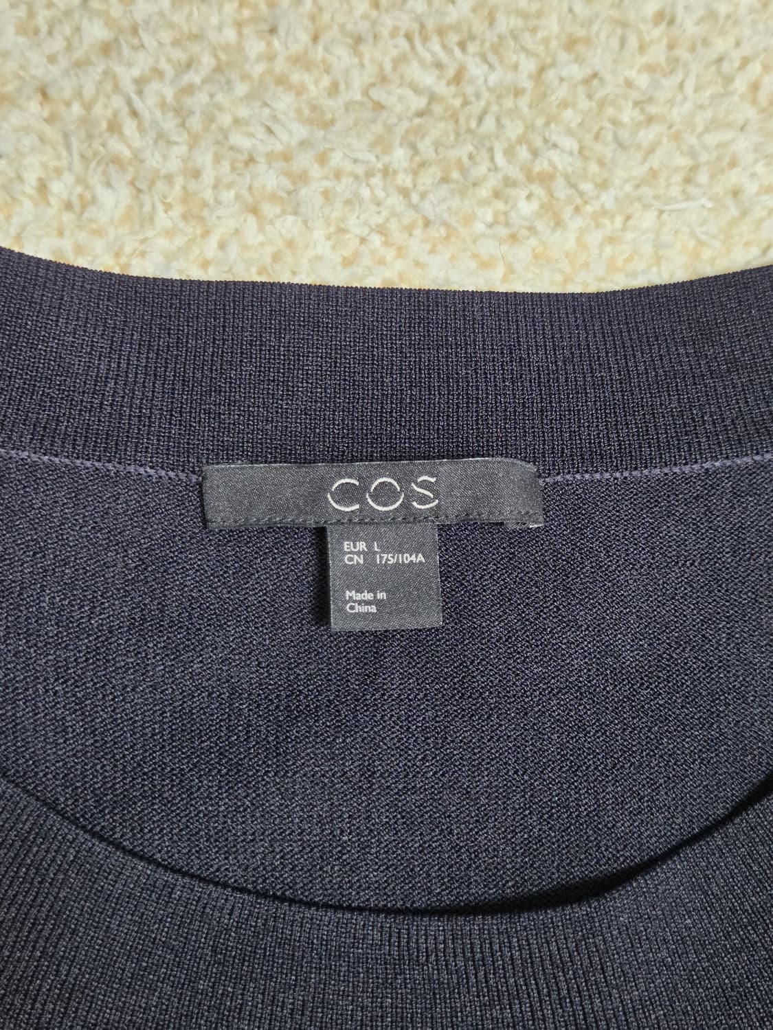 [COS] 플리츠 소매 배색 니트 원피스 | A00163 상품이미지3