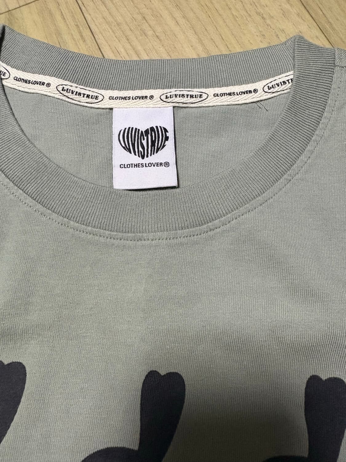 러브이즈투르 vs 3 rabbit tee green 상품이미지2