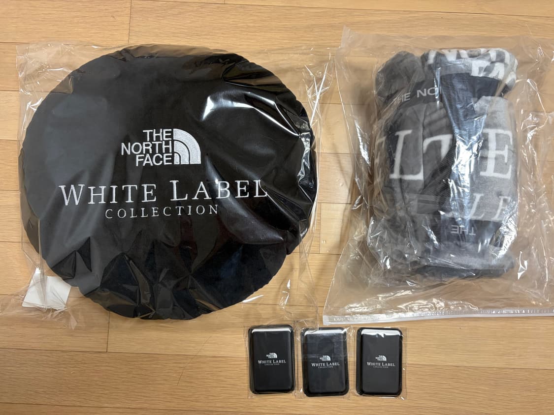 [급처] 25fw 노스페이스 캠핑세트(쿠션+담요+맥세이프 카드지갑3개) 상품이미지1