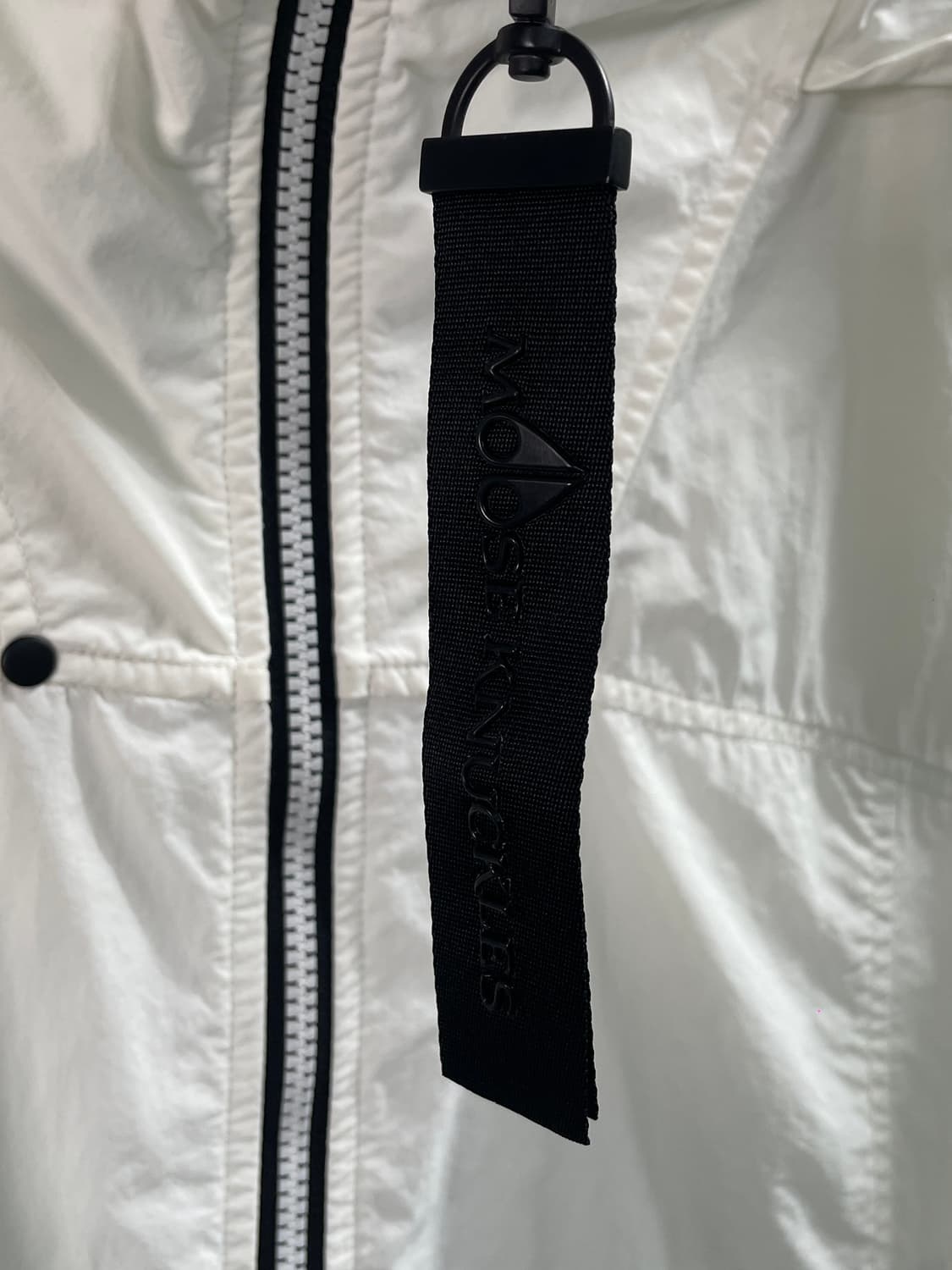 무스너클 화이트 투웨이 바람막이 자켓 (on.298) 상품이미지7