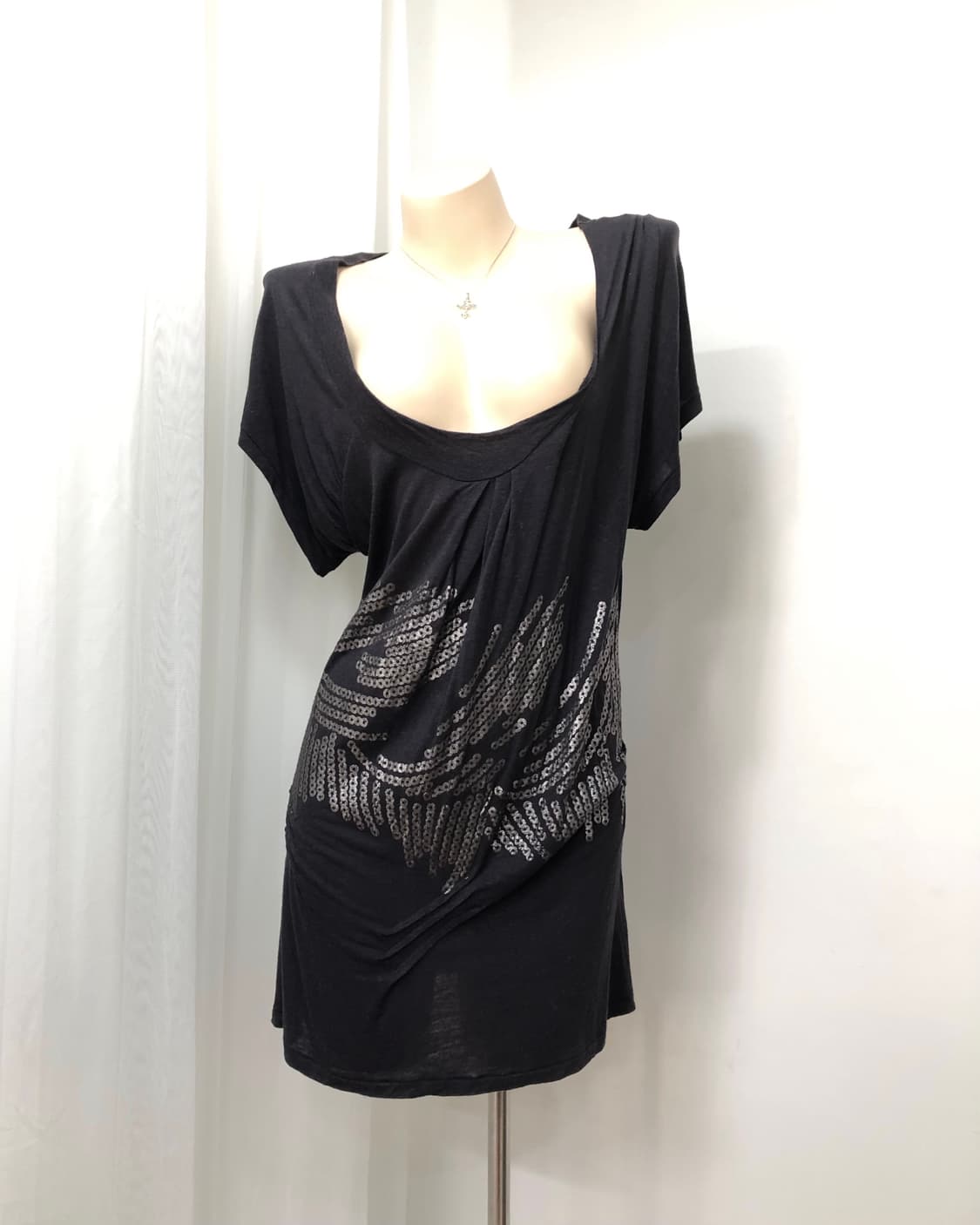 charcoal sequin asymmetrical long top 상품이미지1