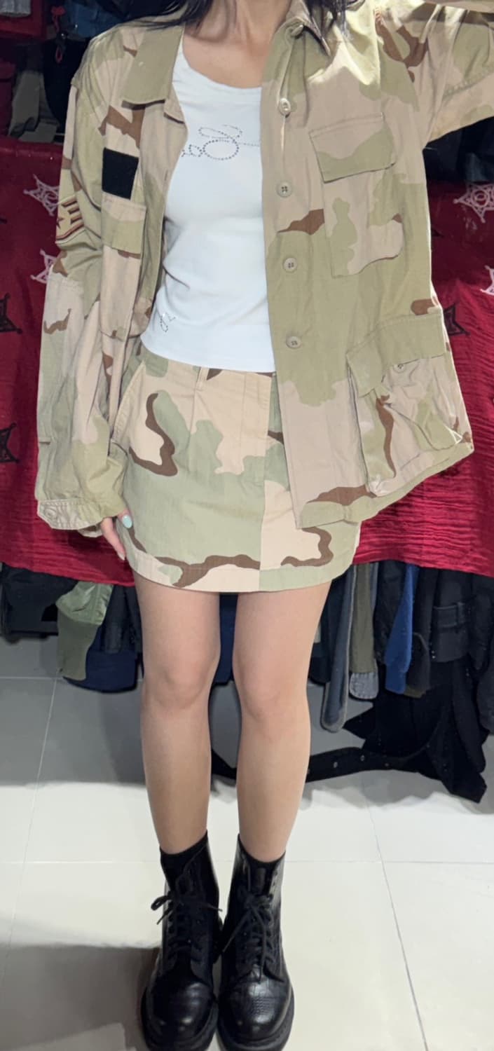 Junya Watanabe x Comme des Garcons
스커트 상품이미지3