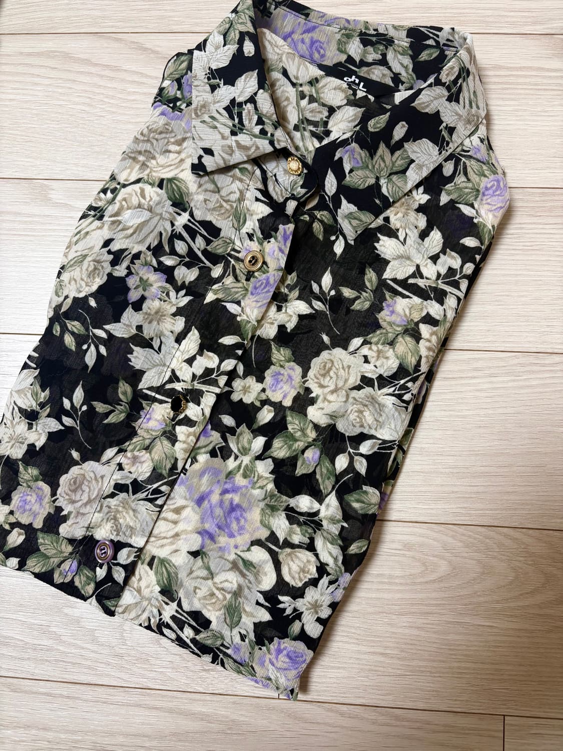 오앨 플라워 퍼프 셔링 블라우스 - 블랙 상품이미지1