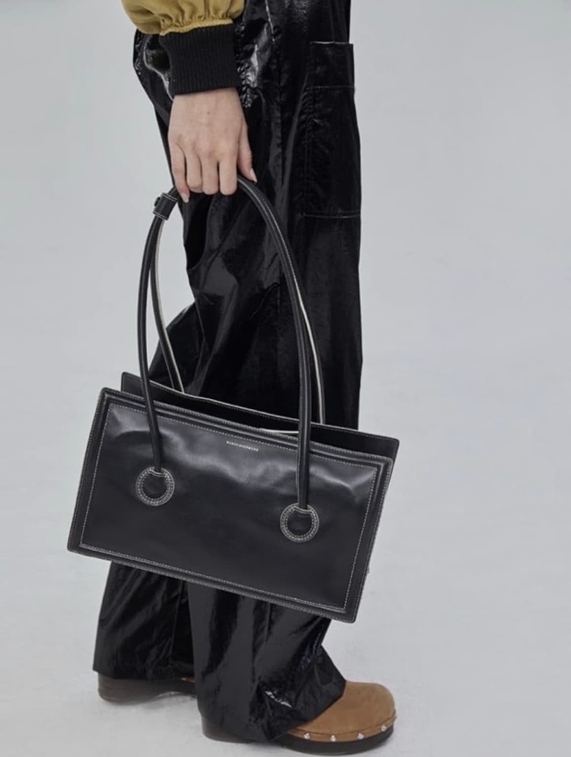 마지셔우드 블랙 보스턴백 상품이미지1