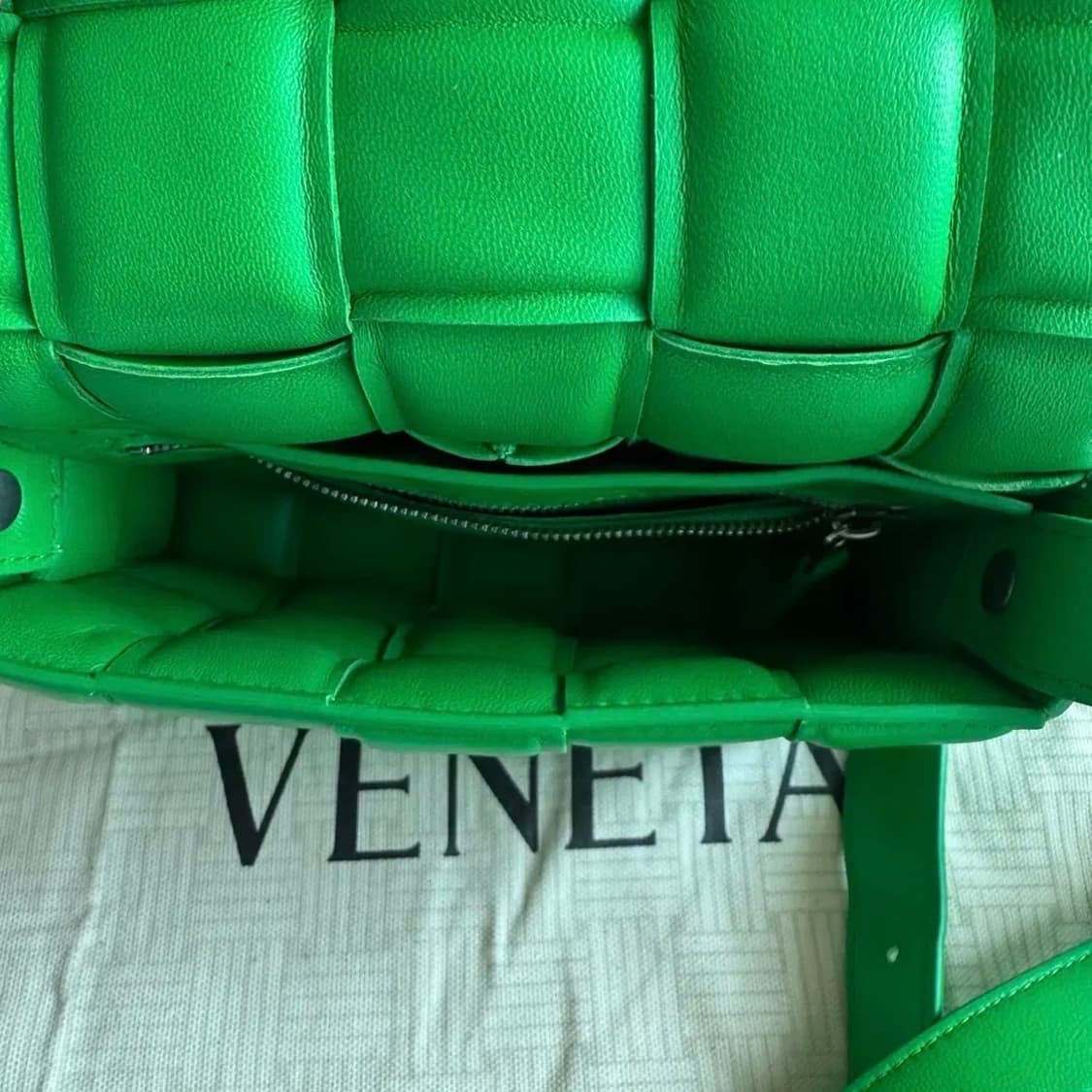 보테가베네타 패딩 카세트 풀박 상품이미지6