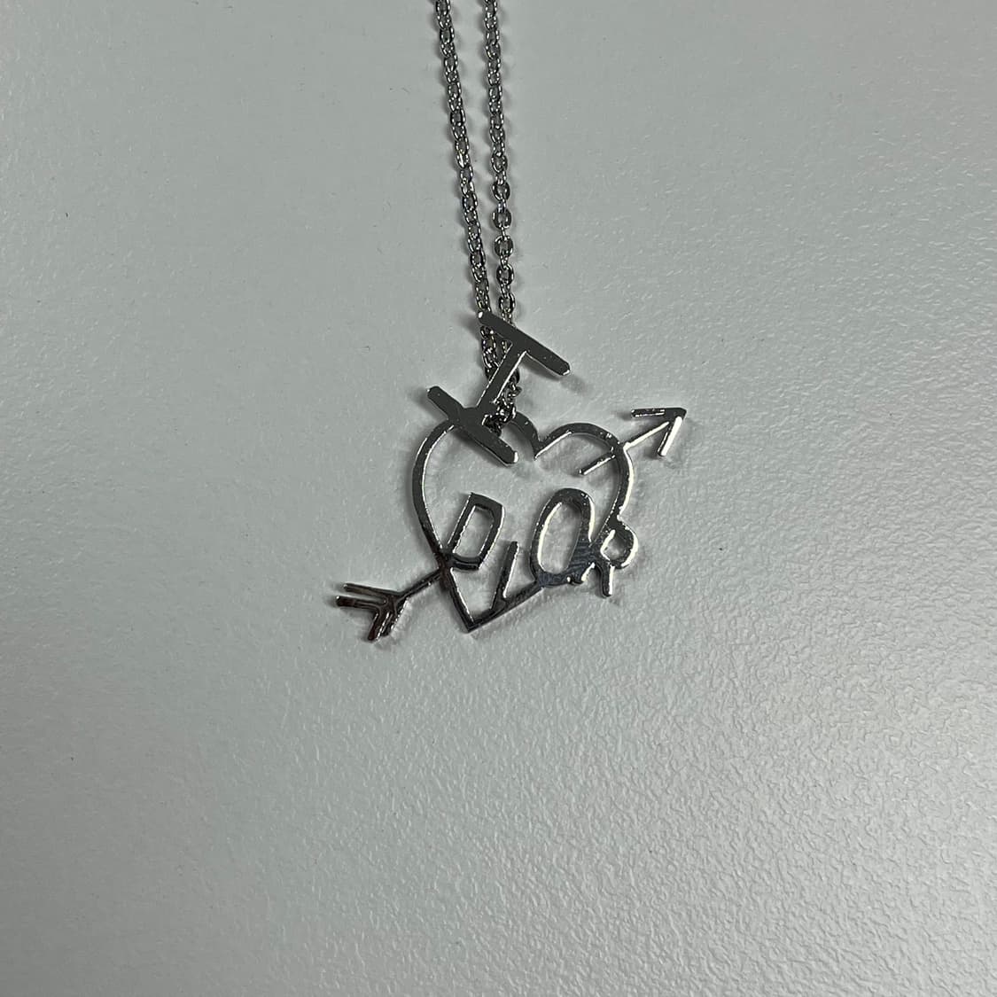 디올 하트 애로우 목걸이 상품이미지4