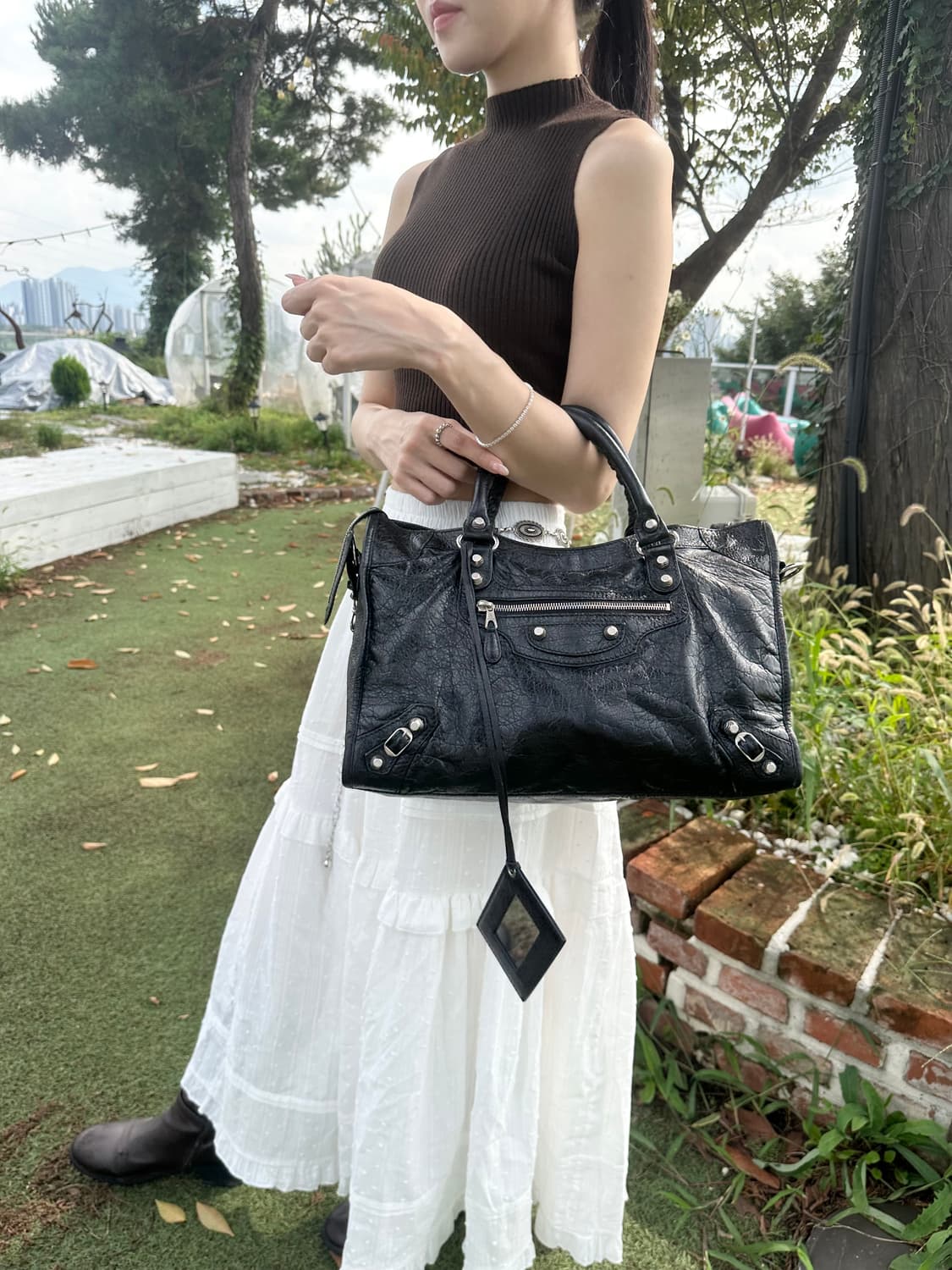 [A 정품] 발렌시아가 시티 모터백 미디움 블랙 상품이미지8