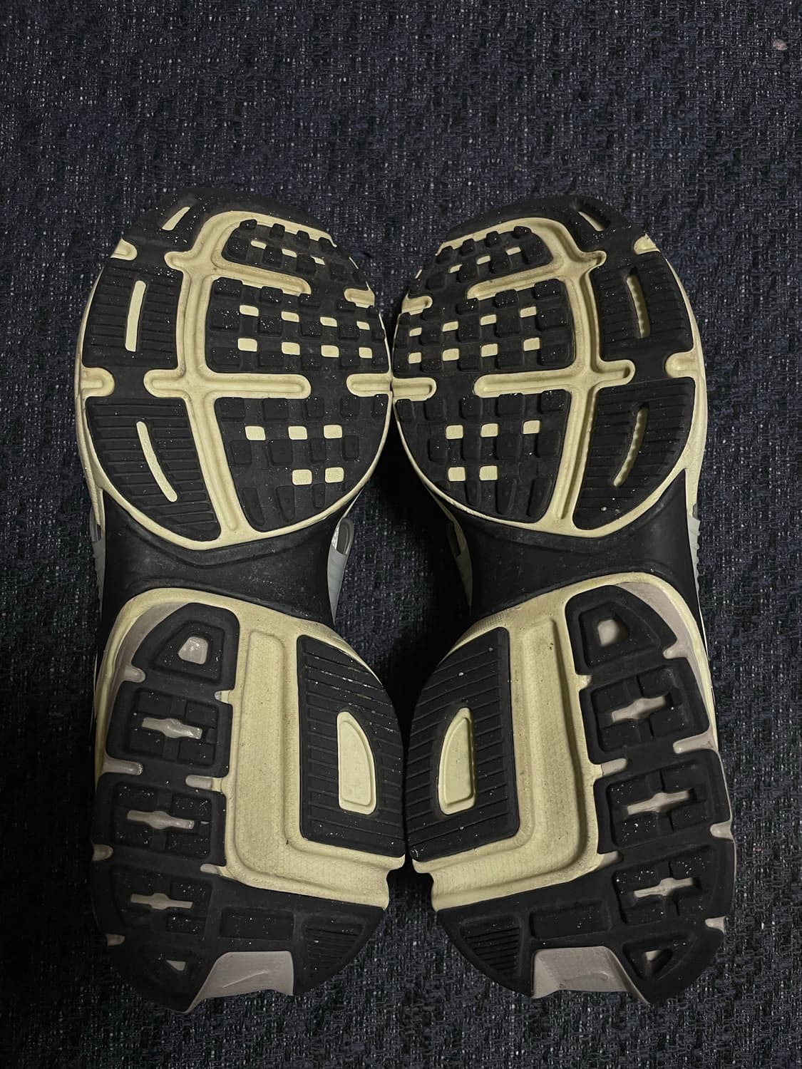 나이키 v2k런 서밋화이트 270 새상품급 판매합니다 상품이미지4