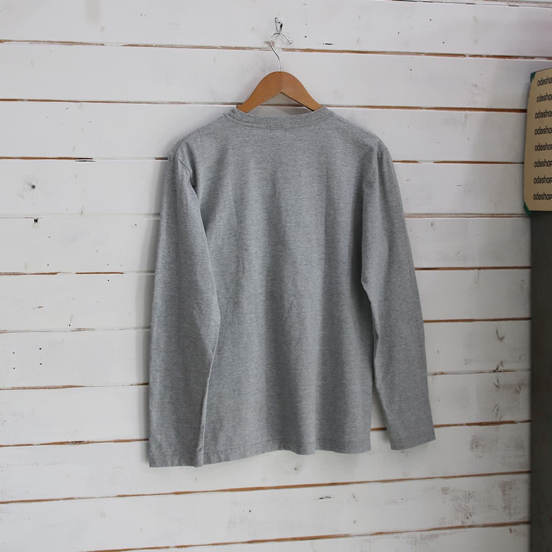 (착용컷) 리바이스 포켓 롱 슬리브 (남성용 100) 상품이미지2