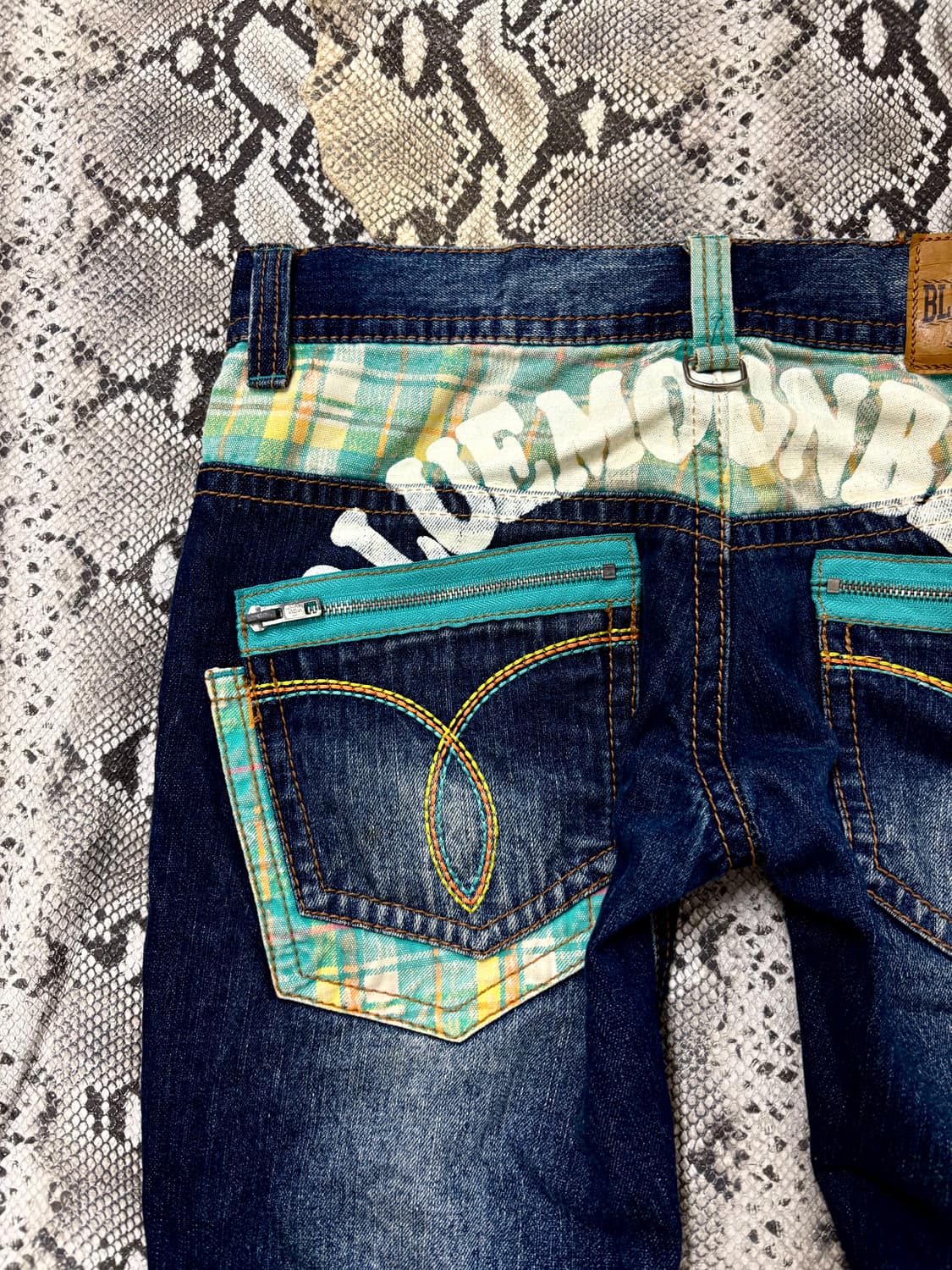 “Vintage” Kitsch Mood Back Print Pants 상품이미지3