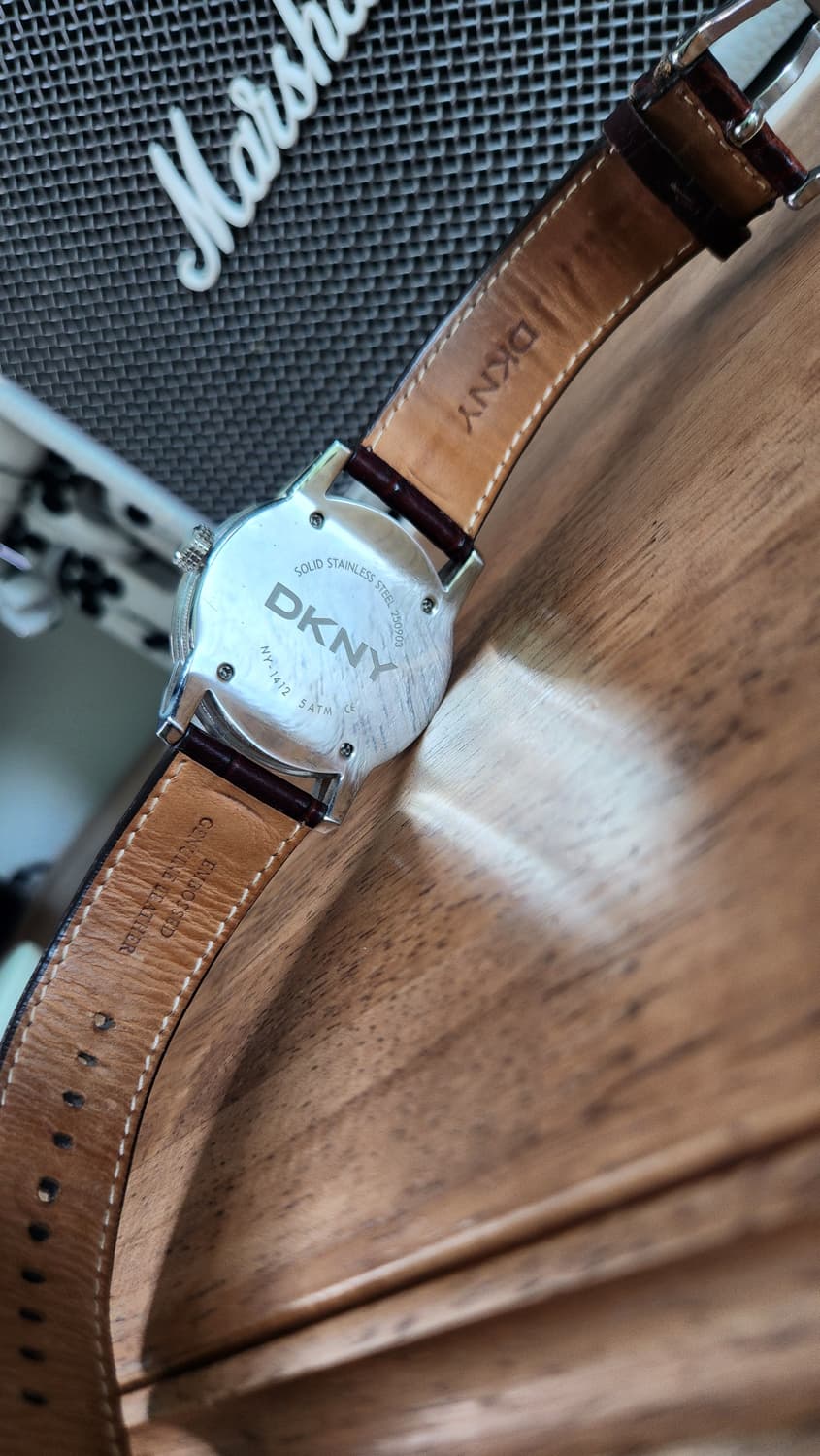 # DKNY 도나카란뉴욕 NY1412 남성 멀티펑션 가죽시계 정품입니다. 상품이미지7