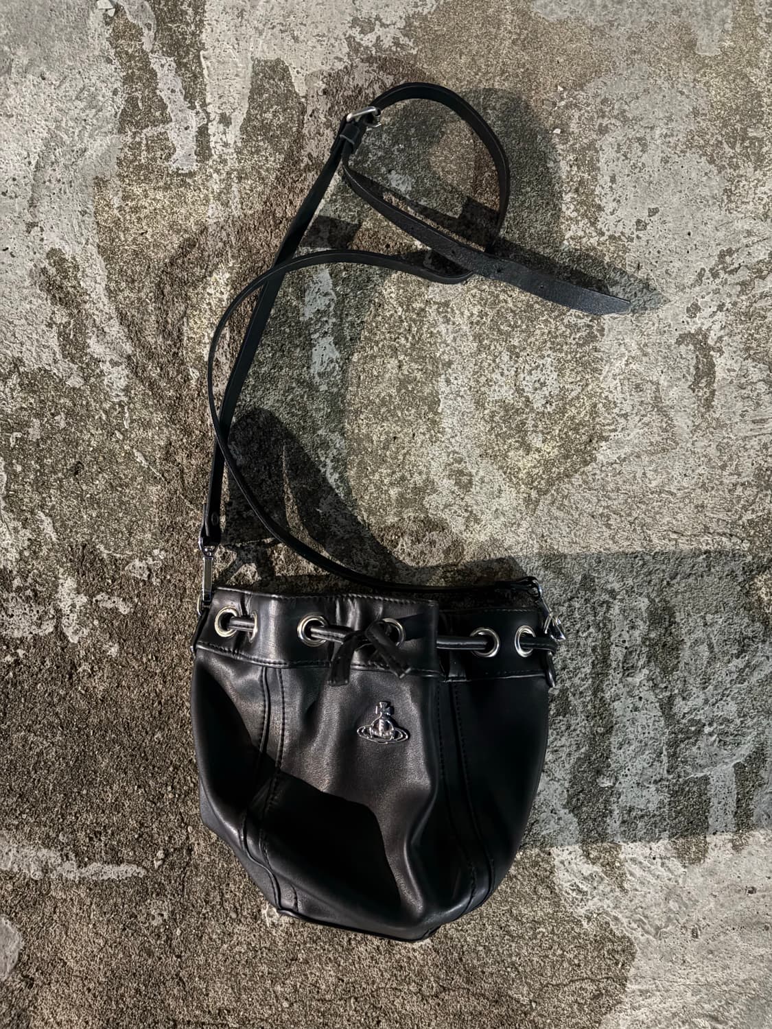 Vivenne Westwood Vegan Leather Cross Bag 상품이미지2