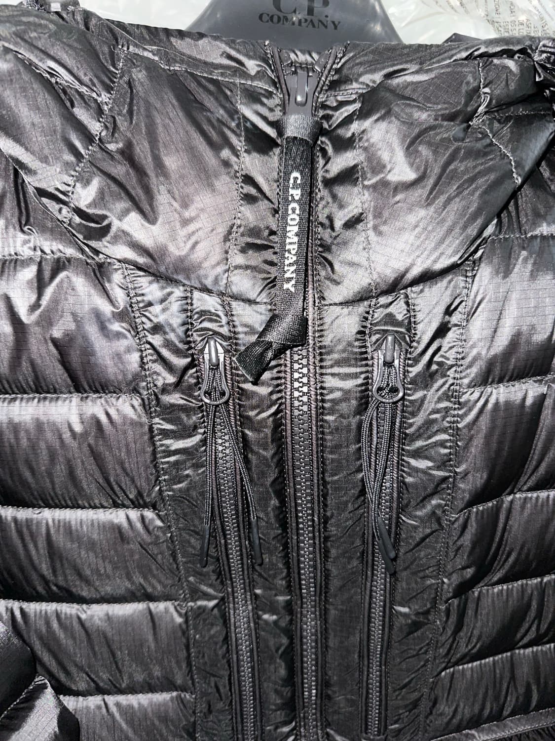 CP컴퍼니 DD쉘 고글 경량패딩 25FW 상품이미지5