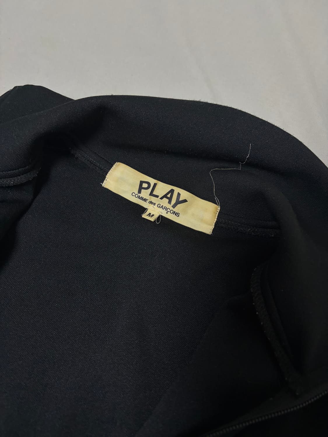 플레이 꼼데가르송 빅 블랙 하트 집업 스웨트셔츠 블랙 상품이미지3