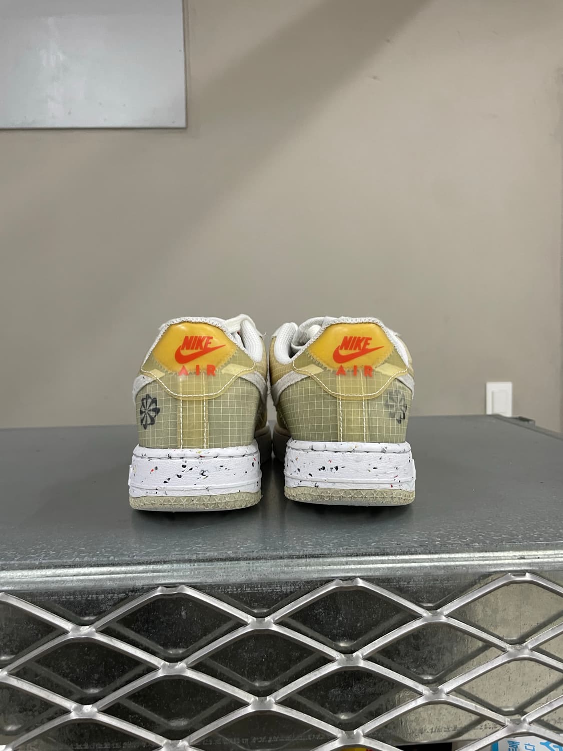 나이키 에어포스 1 로우 크레이터 235  상품이미지3