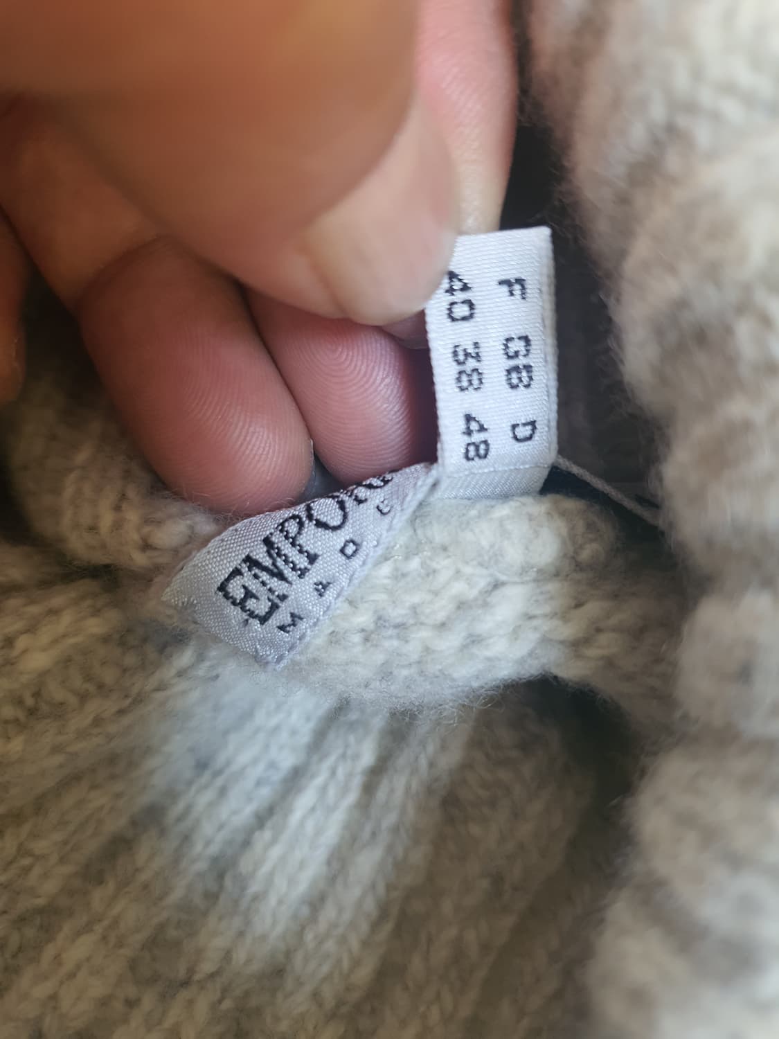 알마니 니트 목티 상태좋고 깨끗해요 사이즈 95 상품이미지4