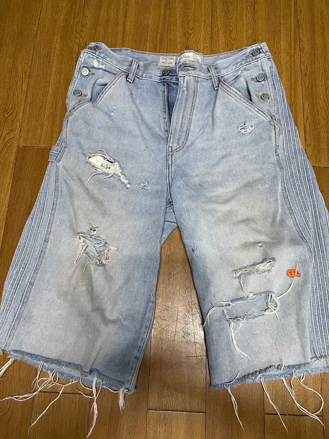 Erl levis 쇼츠 상품이미지1